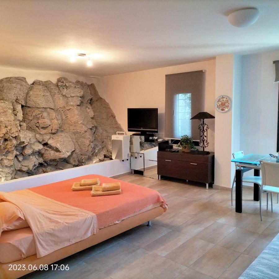 Villas On The Rock Афисос Екстериор снимка